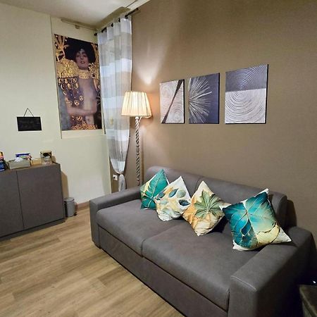 Casa Vacanze Oikia - Room Girasole Napoli Eksteriør bilde